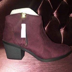 Brand new burgundy western heeled booties
